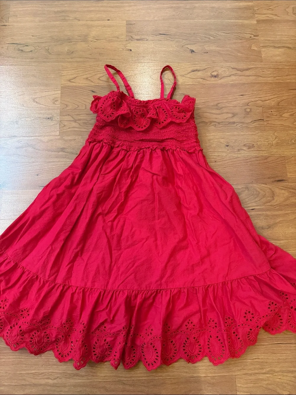 Beautiful Gap smocked dress size S 6-7 with adjustable straps.